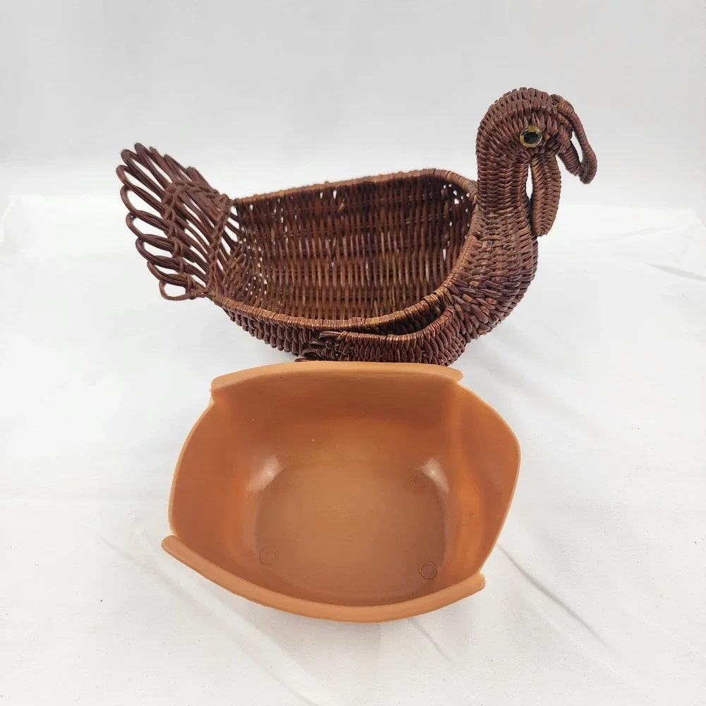 Vintage 1983 Wicker Thanksgiving Turkey Bird Basket‎ w Liner Farmhouse Table 9x6